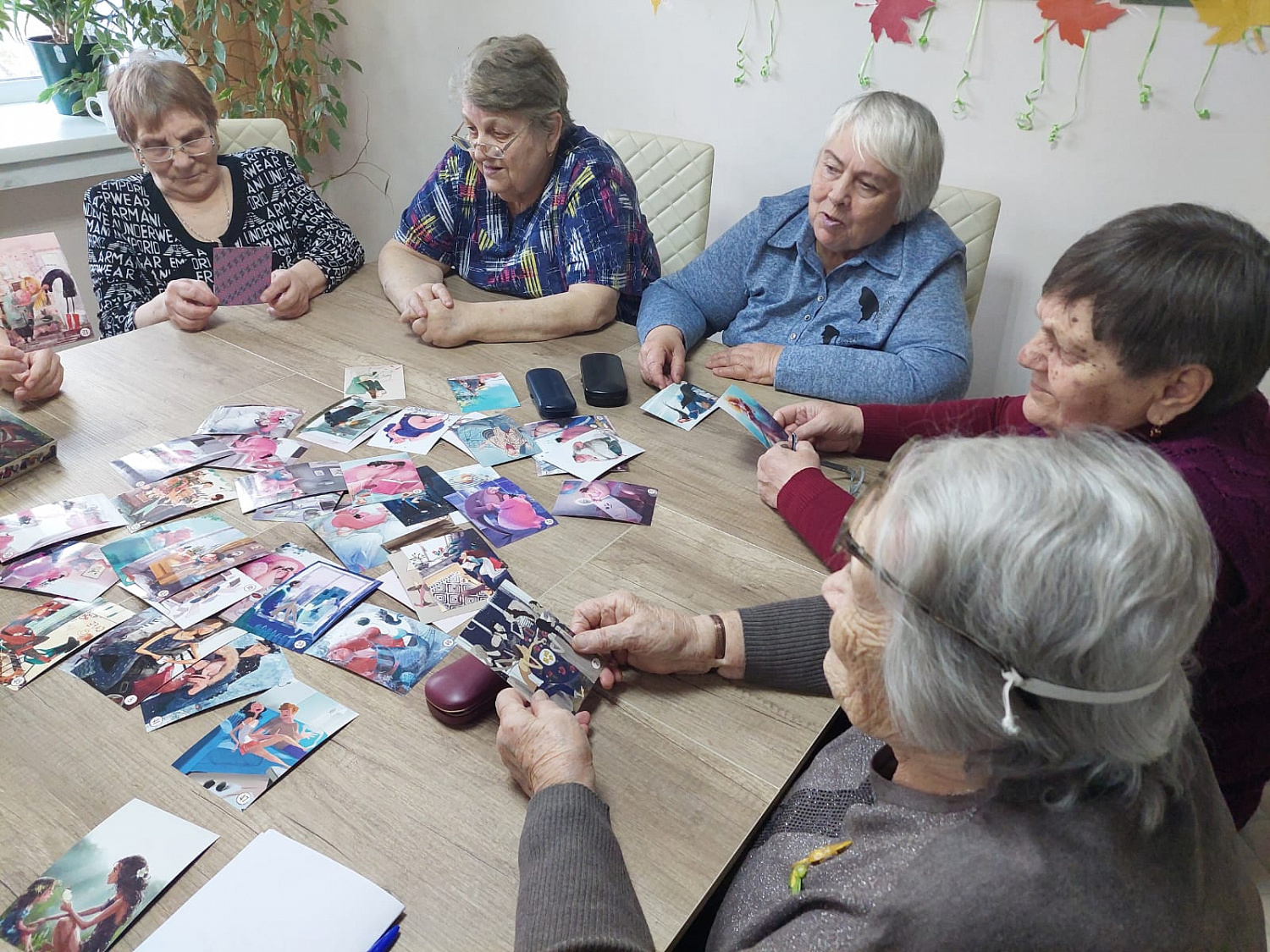 Долголеты подробно изучили эмоциональный арт-конструктор
