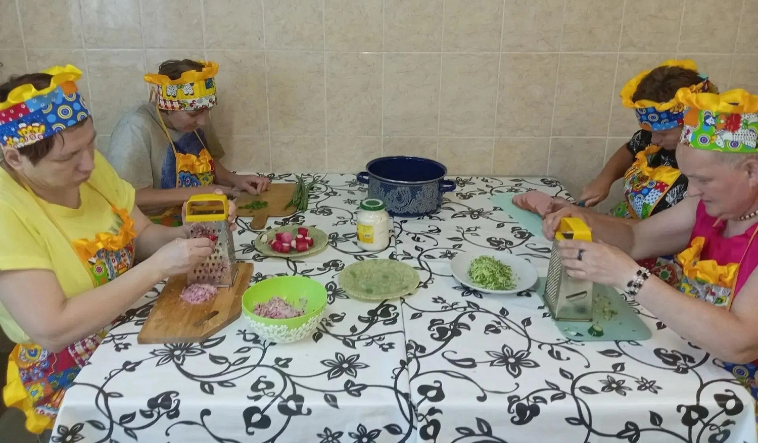 Участники кружка «Поварёнок» приготовили вкусную окрошку