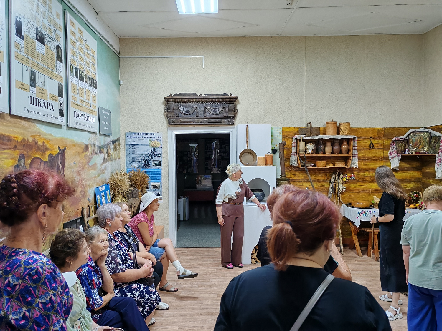В Завитинске долголеты встретились с «Лабиринтом рукоделия»