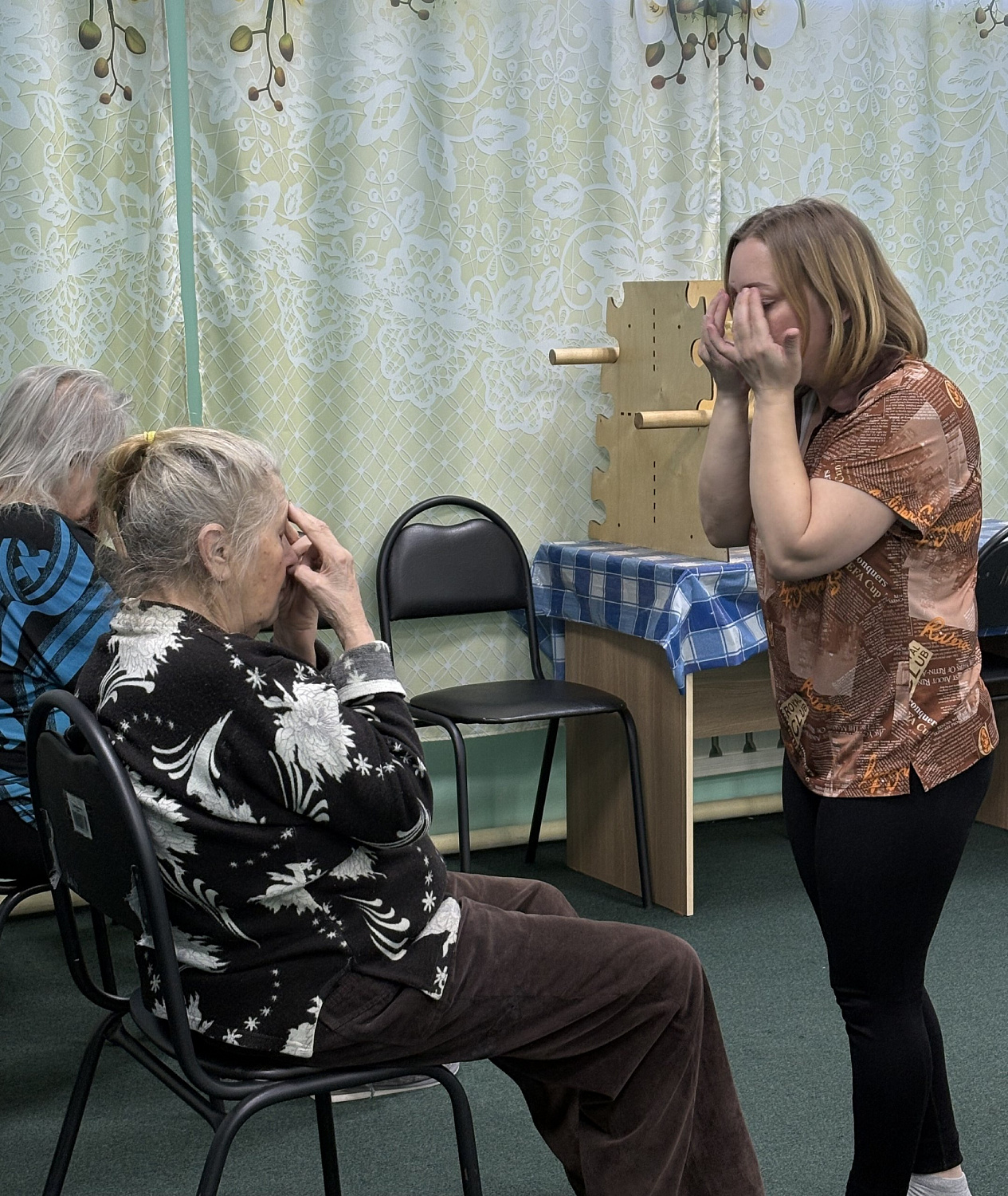 Долголеты регулярно делают гимнастику для глаз