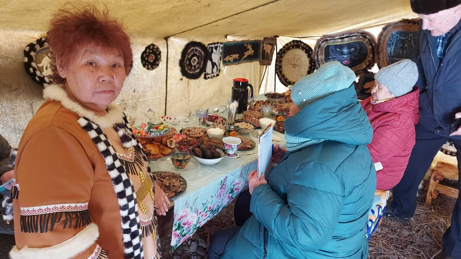 Глава Тындинского округа поздравил долголетов и молодежь эвенкийского народа с Днём коренных малочисленных народов РФ 