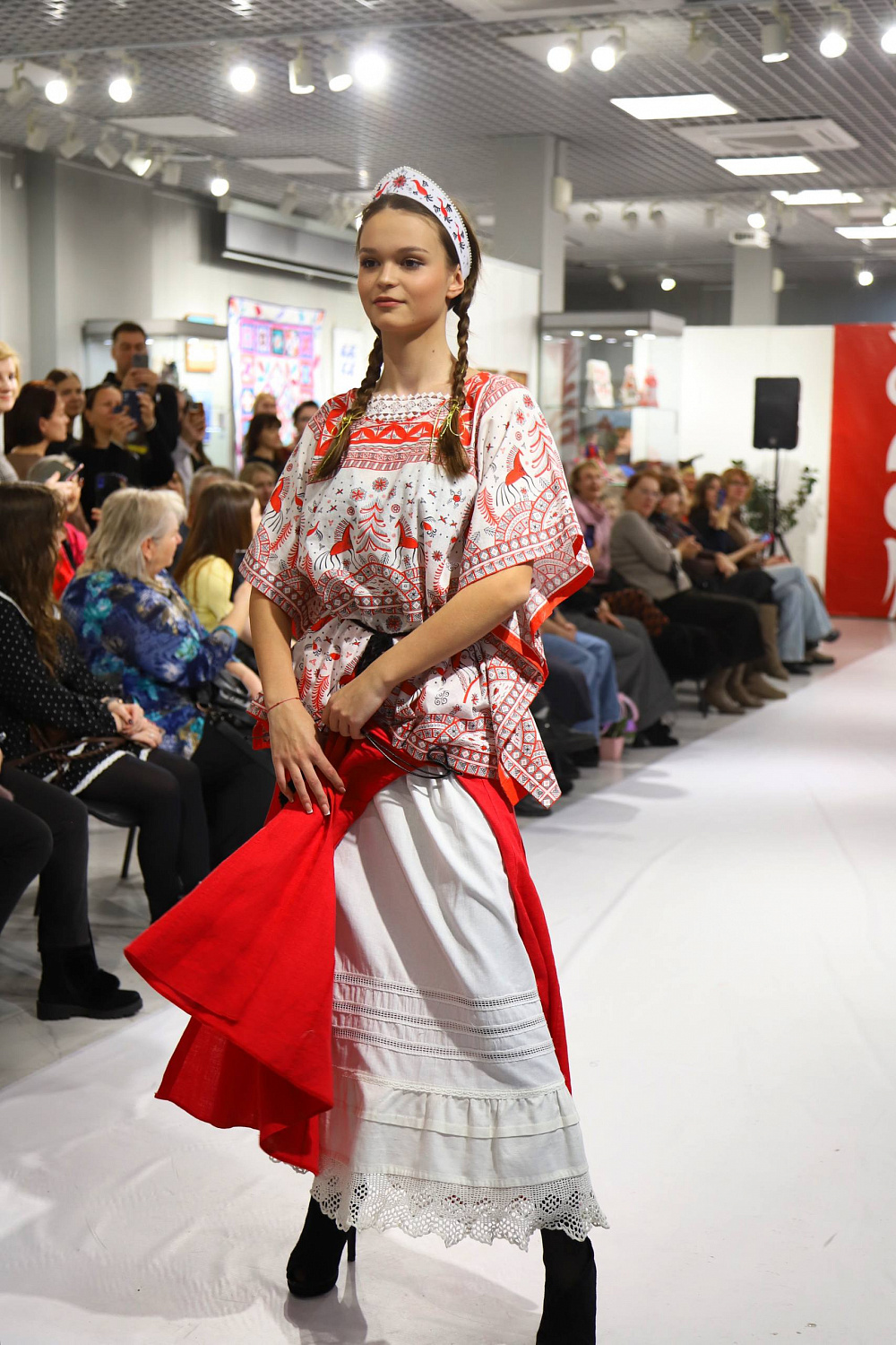 Амурские долголеты приняли участие в Fashion-проекте «ЭТНО-МОДА на Амуре»