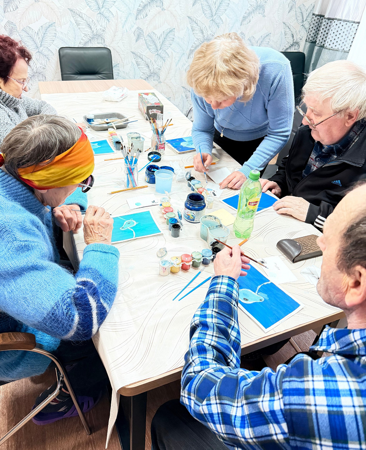 В Архаринском КЦСОН долголеты прошли арт-терапию