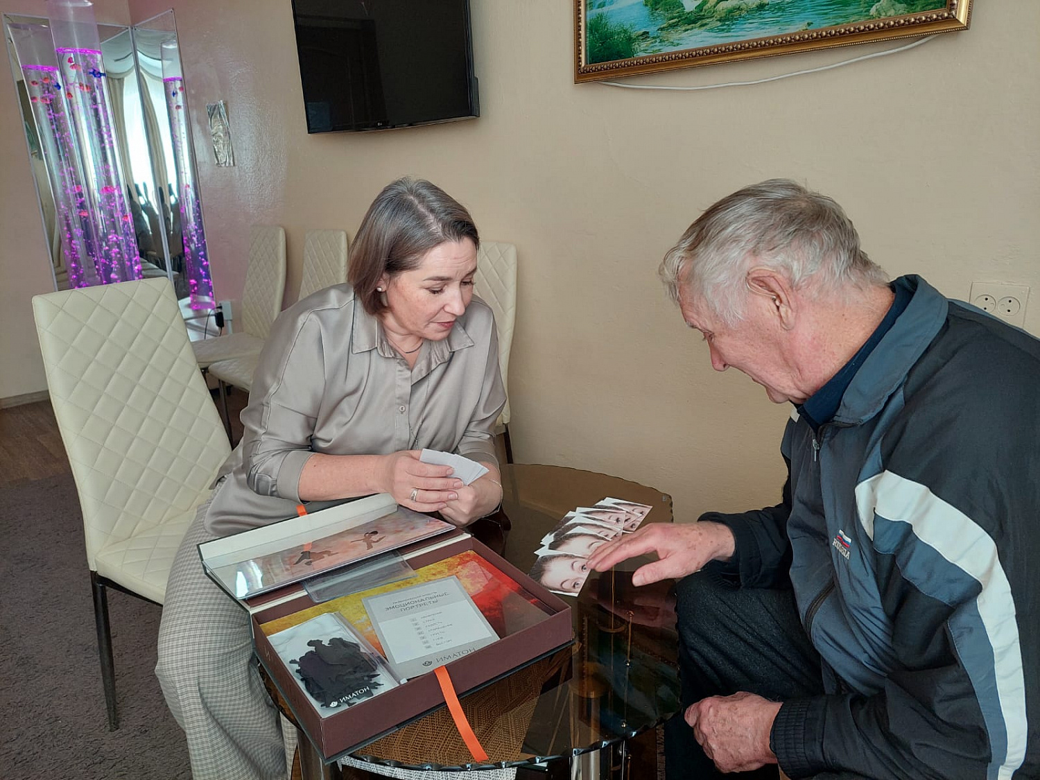 Долголеты подробно изучили эмоциональный арт-конструктор