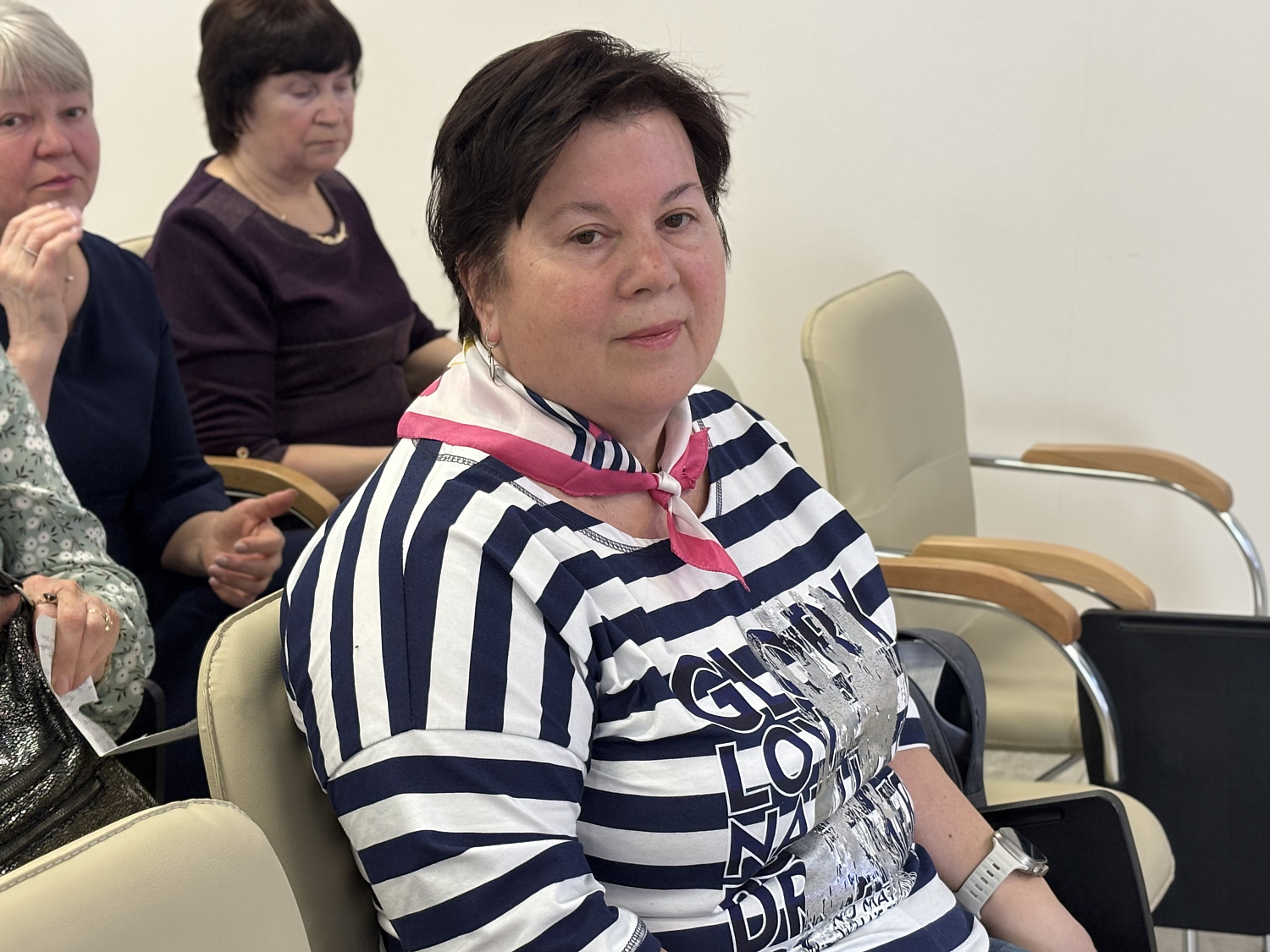 В преддверии Международного женского дня долголеты посетили литературно-музыкальную гостиную